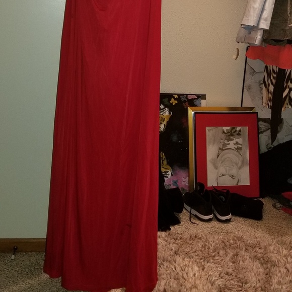 Long red dress - Picture 2 of 3